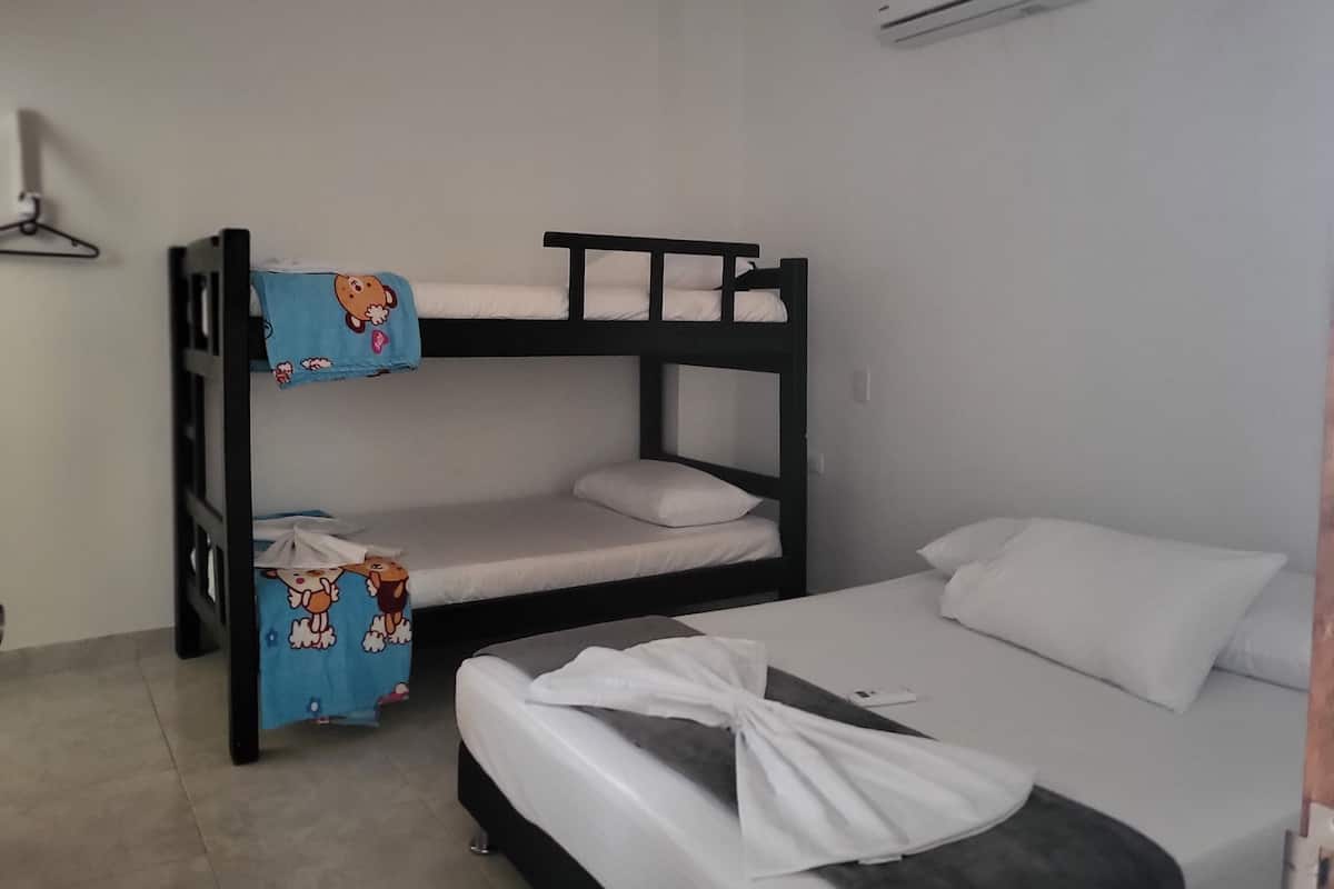 Espace de travail pour ordinateur portable, chambres insonorisées