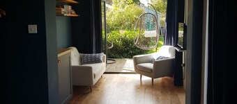 GardenRoom apartment near the Oxford and the JR