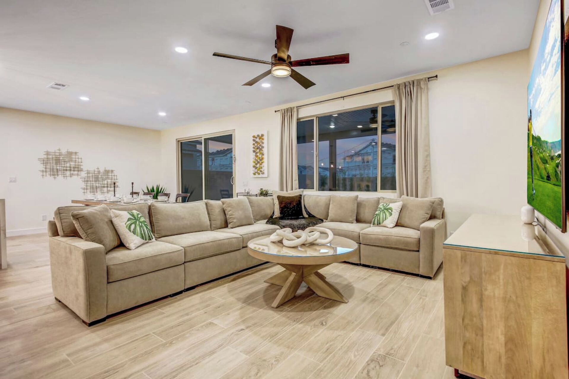 Smart-TV, videospill og fotballspill