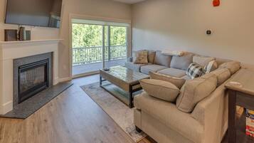 Televisie en een open haard