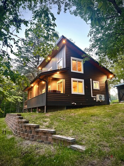  Cozy Peninsula Lake Cabin on 40 Acres