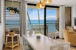 TV, books - Oceanfront Luxury at the Cove PB205 (Kihei)