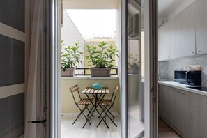 Interior - GuestHost - Forlanini M4 Modern Studio Apartment with Balcony (Milano)