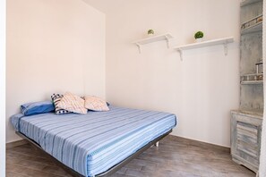 1 bedroom, iron/ironing board, bed sheets
