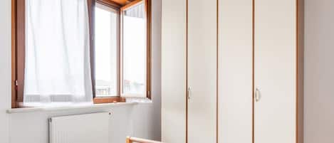 1 室のベッドルーム、アイロン / アイロン台、WiFi、ベッドシーツ