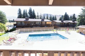 Pool - Comfortable Val D'Sol Condo: Prime Location with Pool & Mountain Views (Sun Valley)