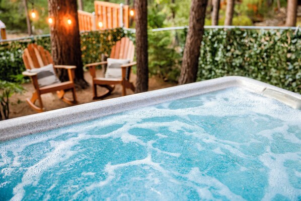 Bañera de hidromasaje al aire libre