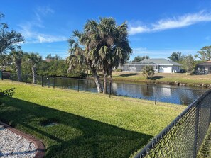 Property grounds - 3-bedroom, two bathroom pool house close to five beaches in a quit neighborhood. (Port Charlotte)
