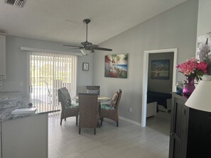Dining - 3-bedroom, two bathroom pool house close to five beaches in a quit neighborhood. (Port Charlotte)