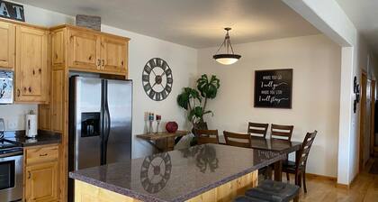3-bedroom beautiful house in downtown Moab with AC, WiFi, amazing location.