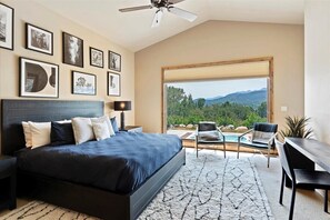 3 Schlafzimmer, Schreibtisch, Bügeleisen/Bügelbrett, kostenloses WLAN