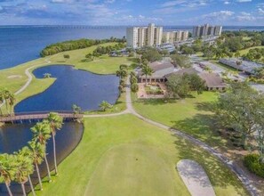 Golf - Retro Retreat -  ⭐Close to the Beach! ⭐ Great Rates! (Clearwater)