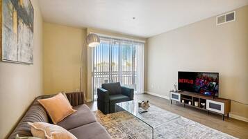 Smart TV, chimenea