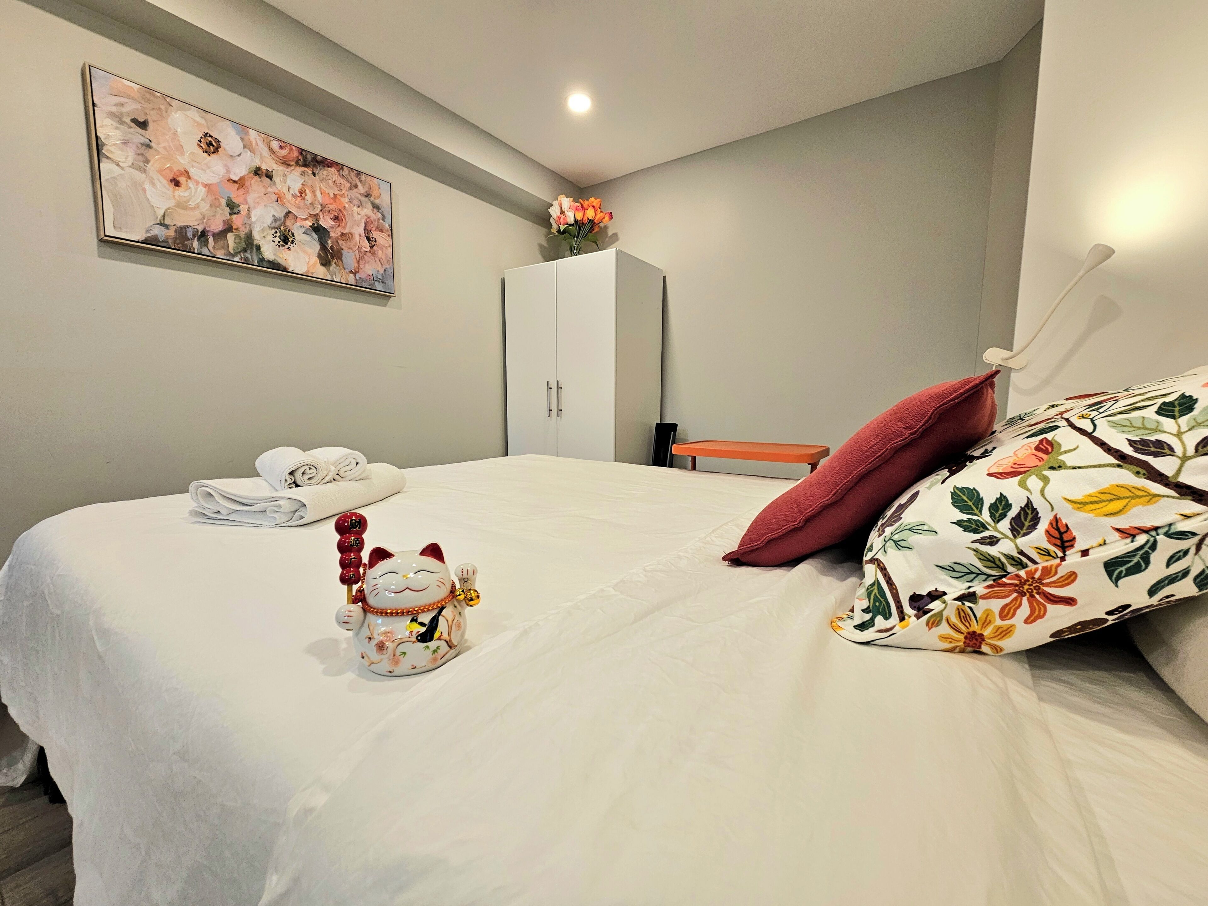 1 bedroom, in-room safe, desk, iron/ironing board