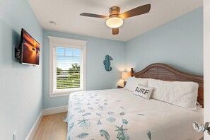 4 bedrooms, iron/ironing board, free WiFi