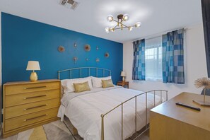 5 bedrooms, desk, iron/ironing board, travel cot