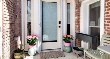 Homestead in NW close to National Cathedral, American University, City Ridge