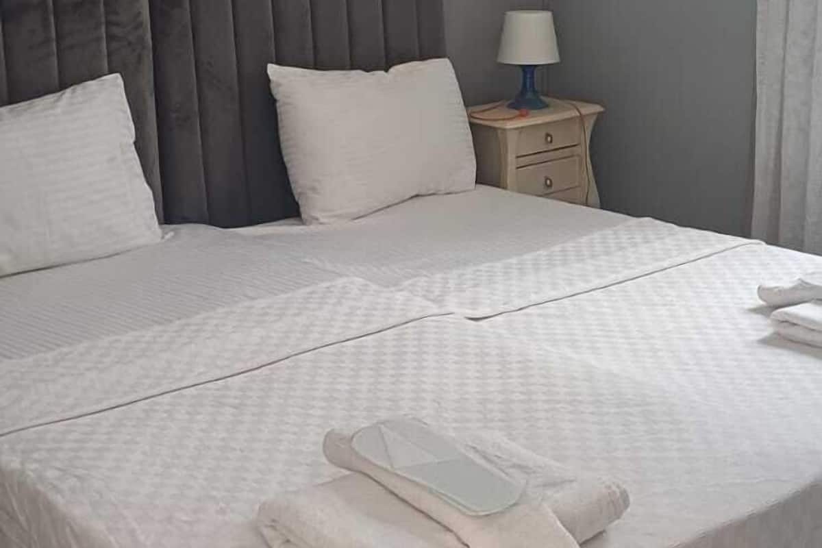 1 bedroom, desk, soundproofing, free WiFi