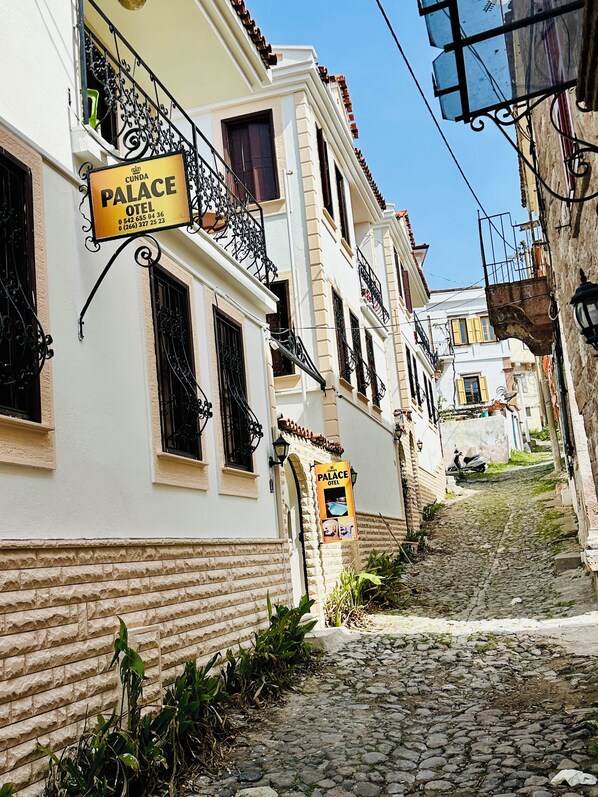 Fachada de la propiedad