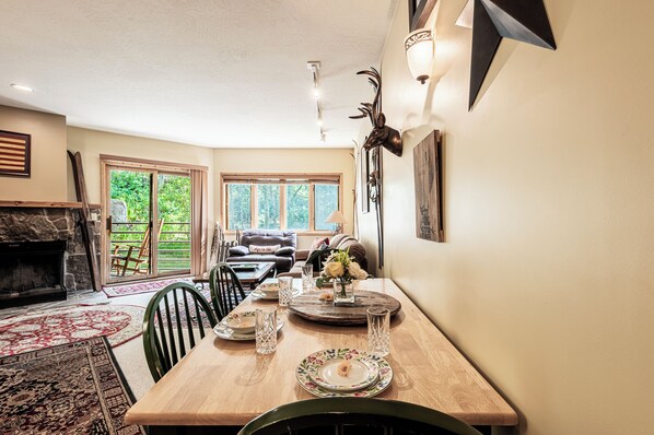 Interior - 6-minute walk to Deer Valley Resort, Free Shuttle bus & Private Hot tub! (Park City)