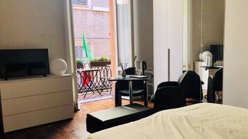 1 camera, una scrivania, ferro/asse da stiro, Wi-Fi gratuito