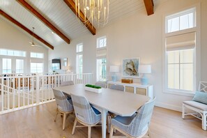 Dining - Shared Resort Style Pools, Boardwalk to the Beach (Port Aransas)