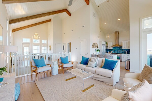 TV - Shared Resort Style Pools, Boardwalk to the Beach (Port Aransas)