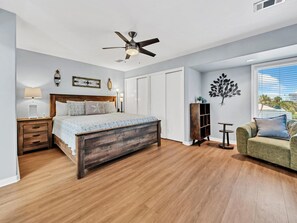 4 bedrooms, iron/ironing board, free WiFi, bed sheets