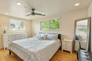 4 bedrooms, desk, iron/ironing board, travel cot