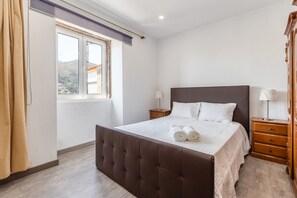 2 dormitorios, tabla de planchar con plancha, wifi gratis y ropa de cama