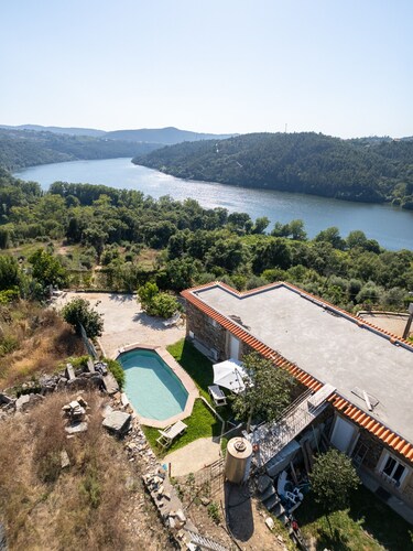 Casa das Dognas by Hopstays | River View