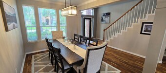 Charming 4-bedroom house with pool and game room!