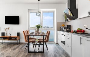 Geladeira, fogão, cooktop, lava-louças