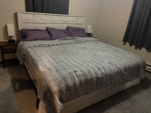 3 bedrooms, travel cot, WiFi, bed sheets