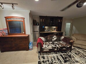 Living area - Peaceful studio aparrtment in the spring creek area. 
 (Tomball)