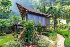 Earth Lodge | Teras/patio