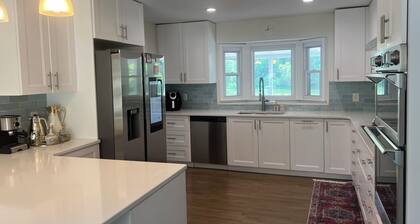 Charming 3-bedroom house with AC and WiFi in Pulaski