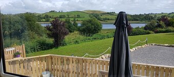 Mobile Home - Sleeps 6 - Pets Ok - Parking