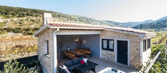 1 bedroom beautiful home in Dol Postira