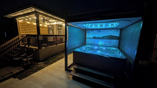 Game Night Inn- King Beds- Hot tub- 8 miles to SeaWorld/ Lackland AFB