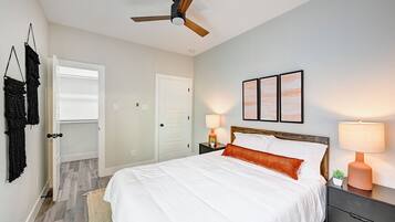 2 habitaciones, tabla de planchar con plancha, cuna de viaje y wifi