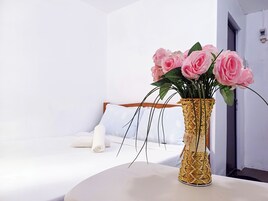 Desk, laptop workspace, soundproofing, free WiFi