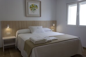 2 bedrooms, travel cot, free WiFi, wheelchair access