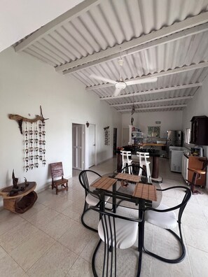 Dining - Casa Grande en Palomino con Vista a la Sierra Nevada de Santa Marta (Palomino)