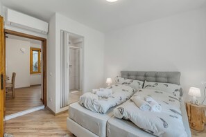 1 chambre, fer et planche à repasser, Wi-Fi gratuit, draps fournis