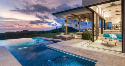 Exclusive Villa: Gym, Infinity Pool & Housekeeping – Casa Symbiotica