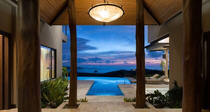 Exclusive Villa: Gym, Infinity Pool & Housekeeping â Casa Symbiotica