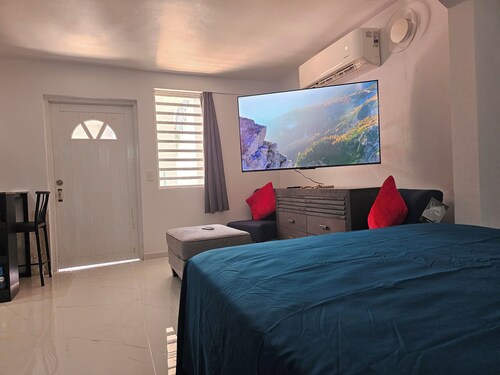 Nala's Studio 7 in delightful Mayagüez with AC, WiFi, free parking.