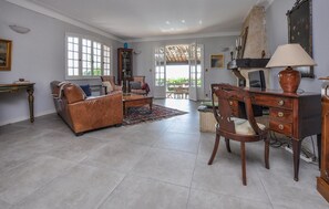 Living area - Lovely home in Antibes (Antibes)