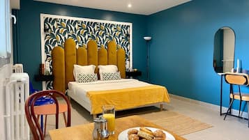 1 habitación, tabla de planchar con plancha, wifi y ropa de cama